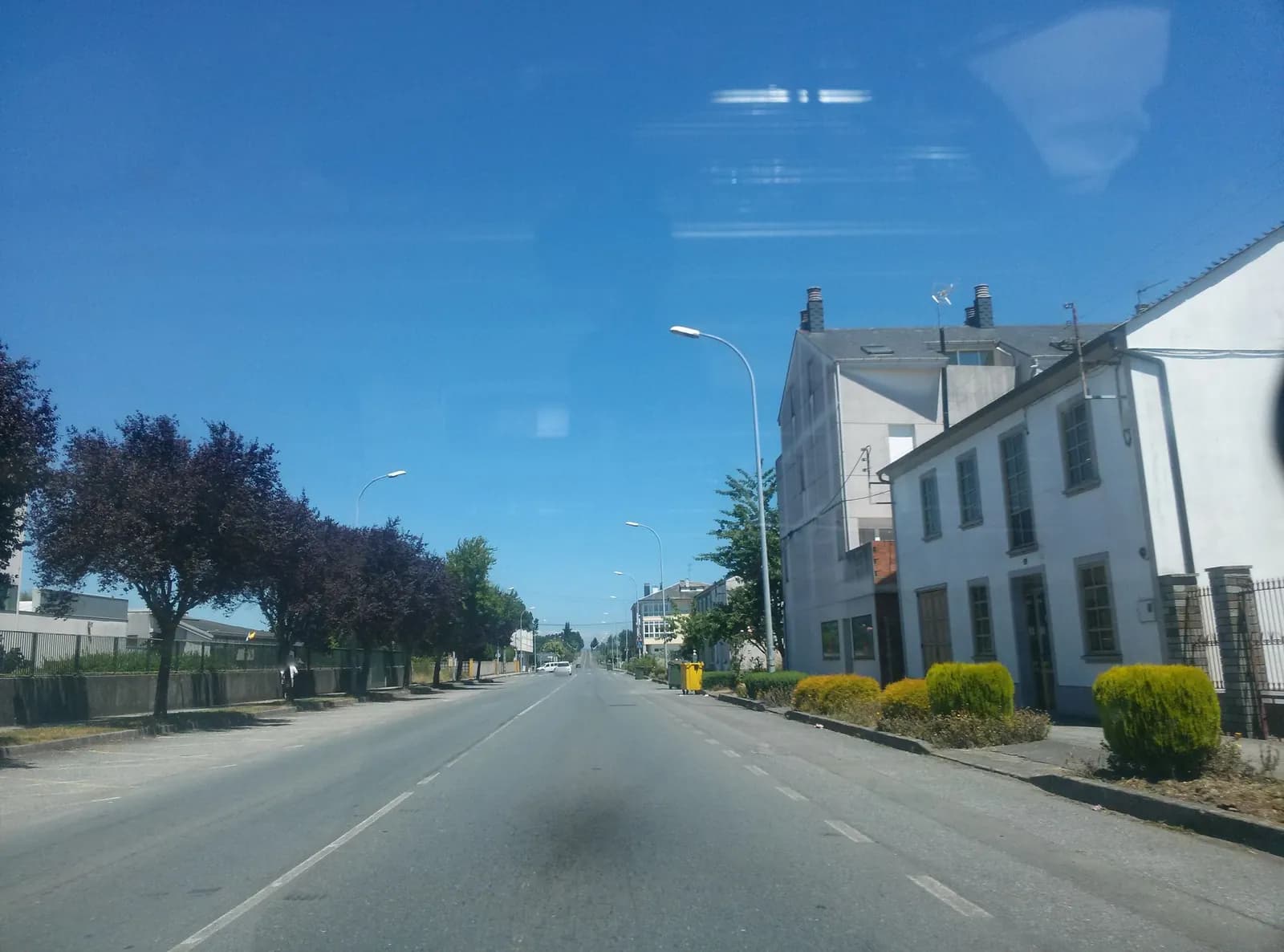 Parking — Mercado Gandeiro de Castro de Ribeiras de Lea en Castro Riberas de Lea (Lugo)