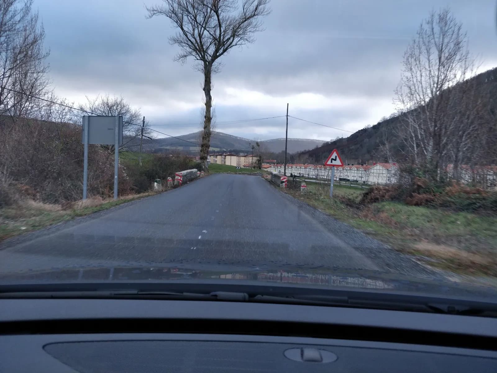 Parking — Área de autocaravanas Las Cocinas en Espinosa de los Monteros (Burgos)