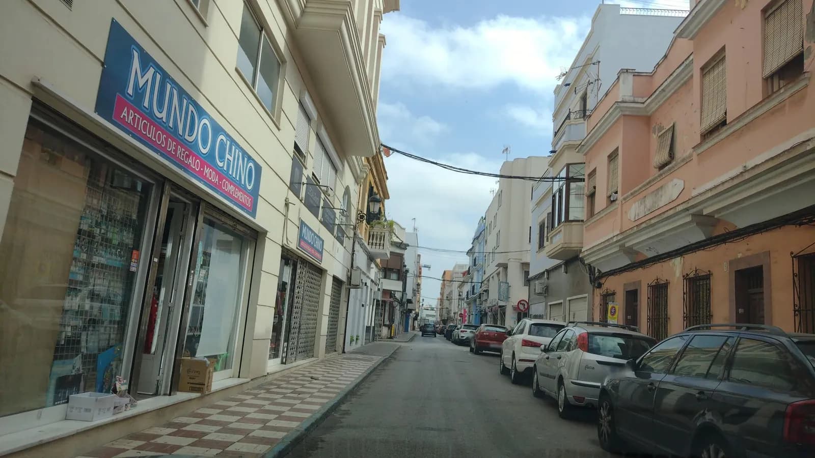 Parking PMR en La Línea (Autoescuela Campoy) en La Línea de la Concepción (Cádiz)