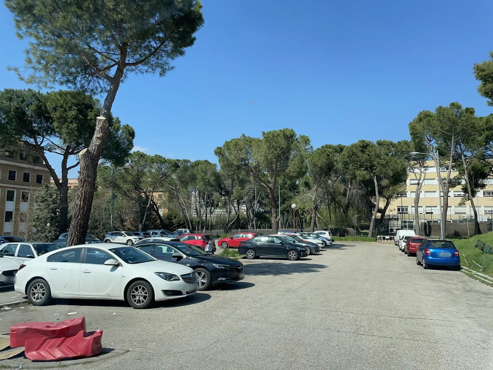 Parking gratis en calle Severo Ochoa, cerca del Clínico (Madrid) en Madrid