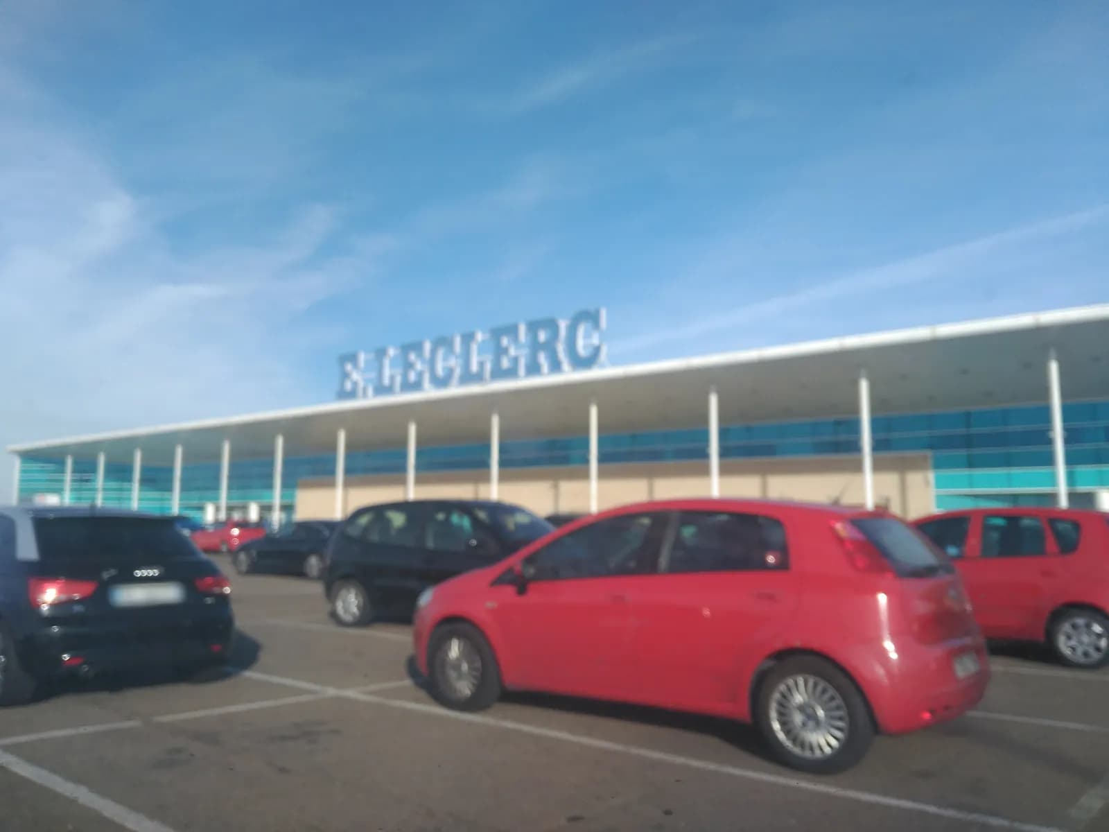 Parking gratuito E.Leclerc en Carbajosa de la Sagrada (Salamanca)