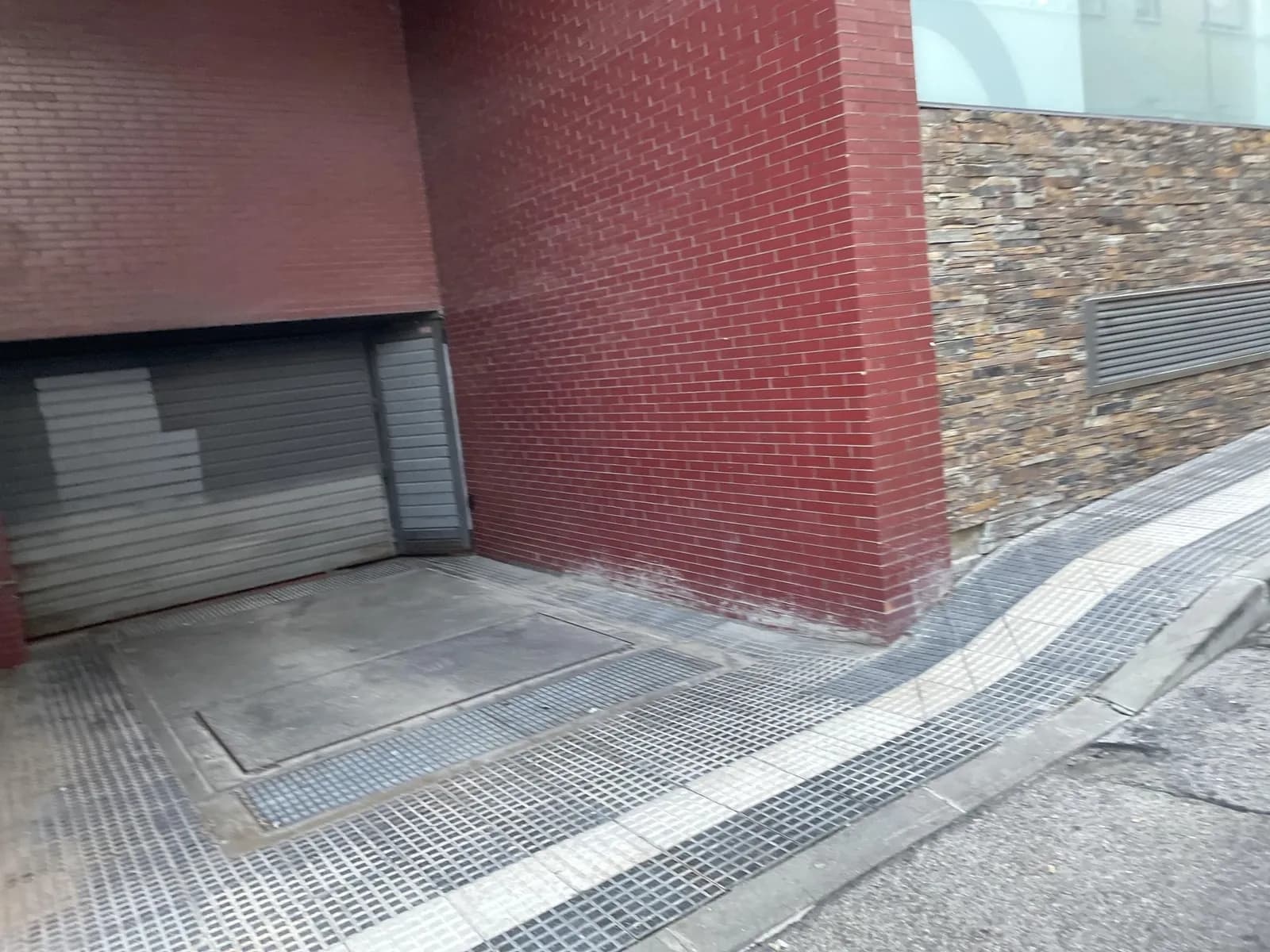 Parking gratuito Estacionamiento PMR Calle de Mirasierra en Majadahonda (Madrid)