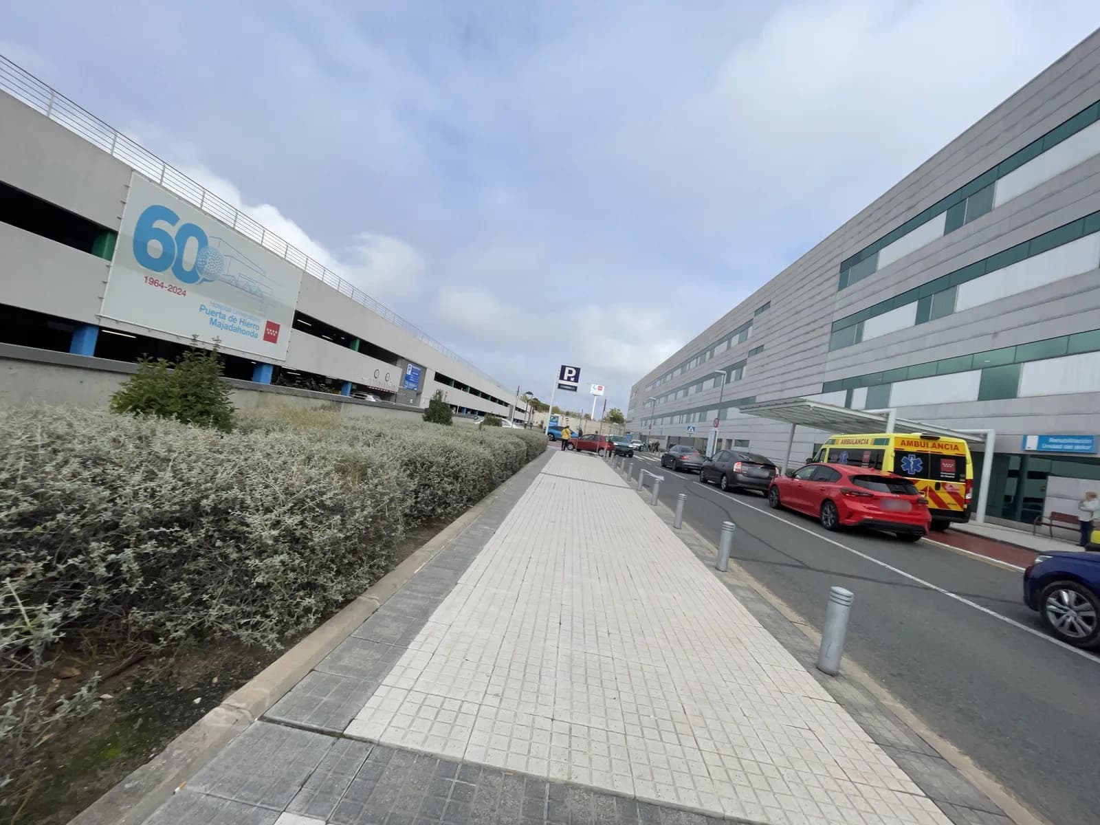 Parking gratuito Estacionamiento PMR del Hospital Puerta de Hierro (6 plazas) en Majadahonda (Madrid)