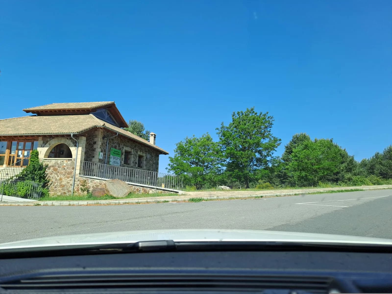 Área de autocaravanas Casa del Parque de Gredos (Hoyos del Espino) en Hoyos del Espino (Ávila)