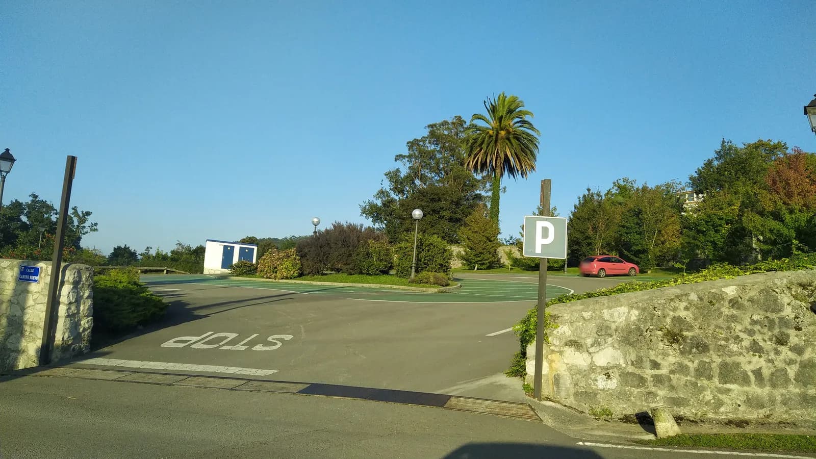 Parking gratuito Finca del Marqués de Valdecilla (Medio Cudeyo) en Medio Cudeyo (Cantabria)