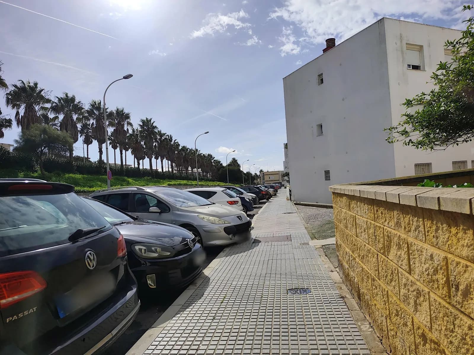 Parking de autocaravanas junto al Lidl en Tarifa en Tarifa (Cádiz)