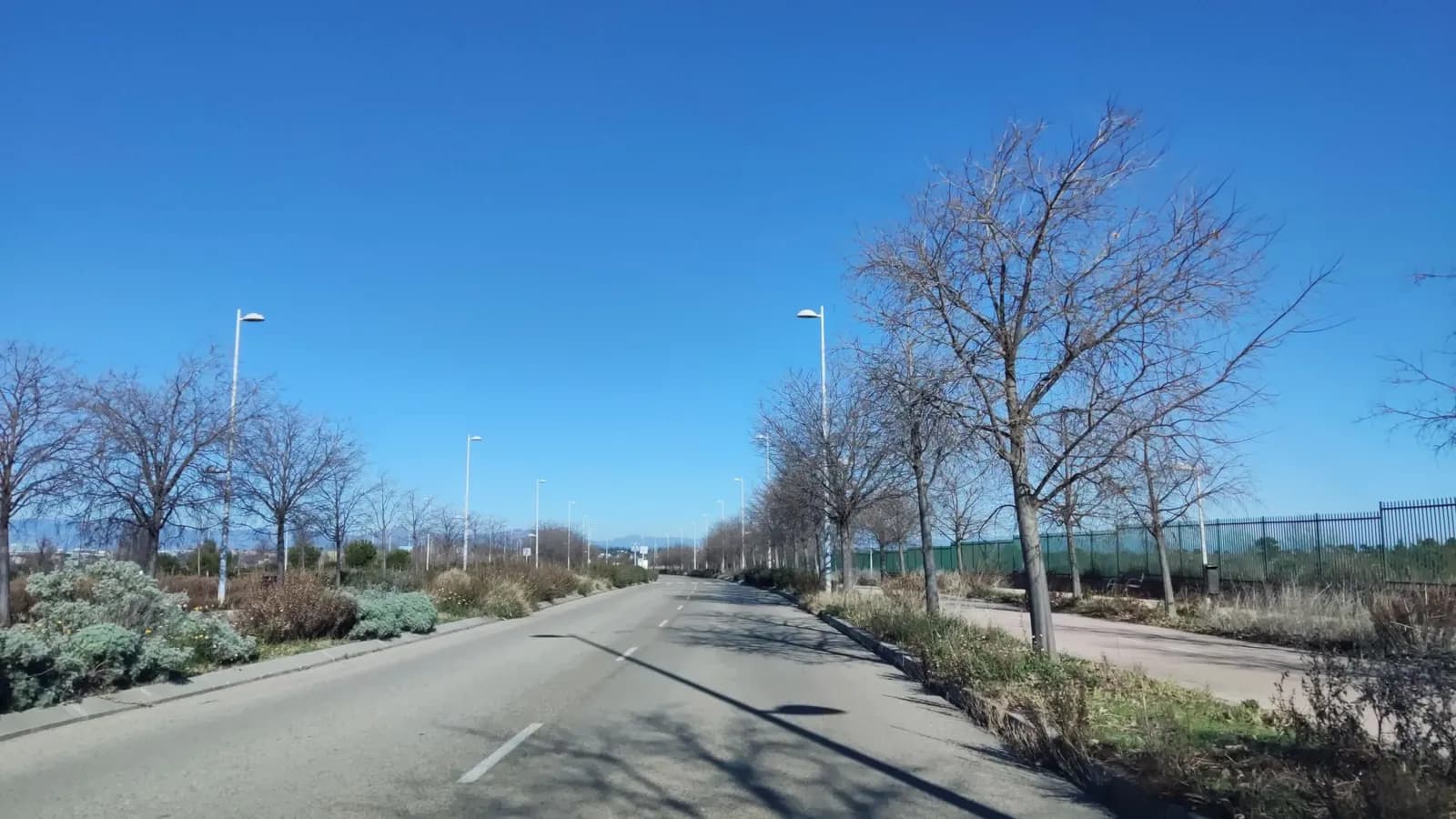 Parking gratuito en Alcobendas (Avenida de Francisco Javier Sáenz de Oíza) en Alcobendas (Madrid)