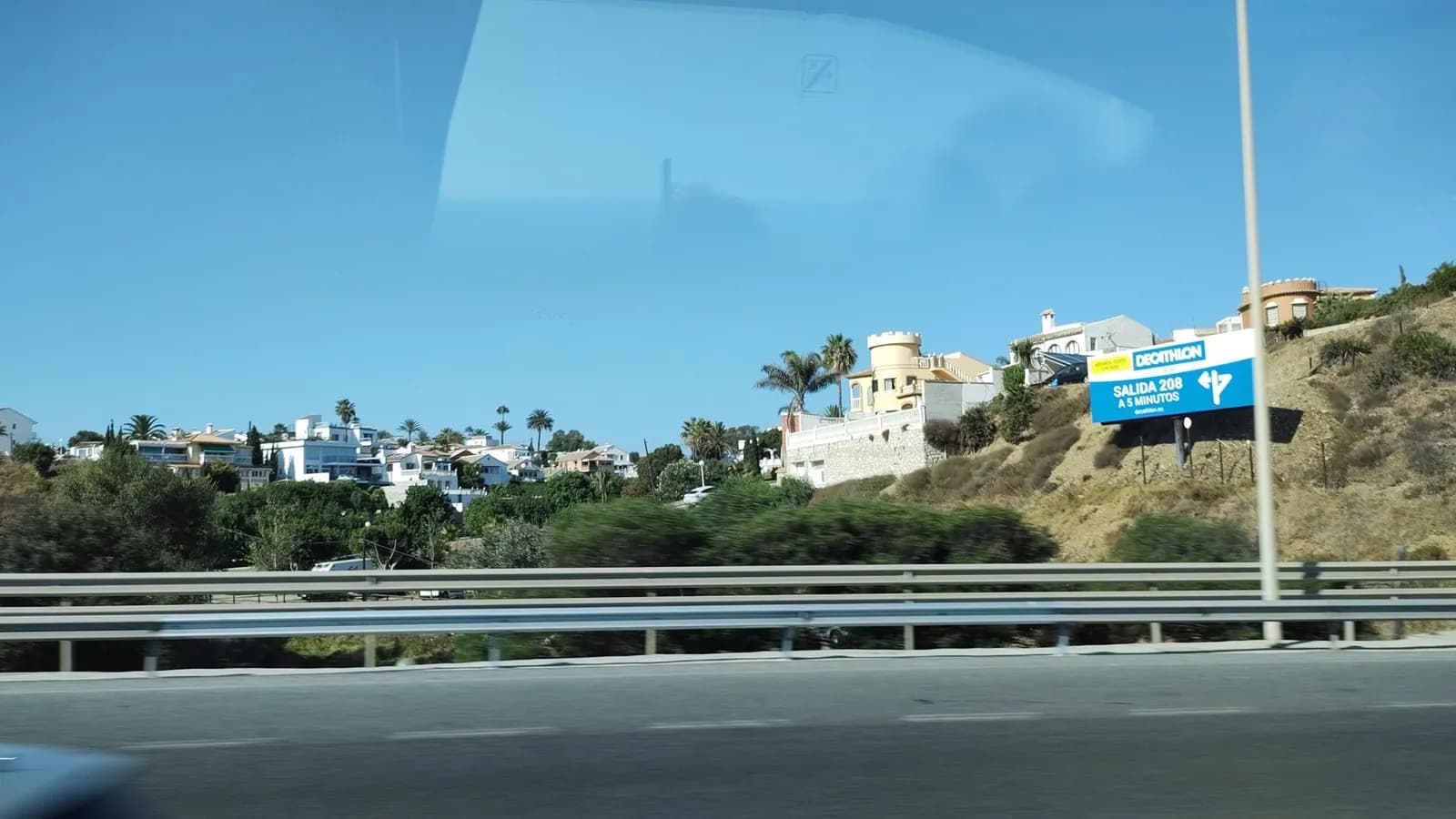 Parking gratuito en Fuengirola (Calle Andalucía del Faro) en Fuengirola (Málaga)