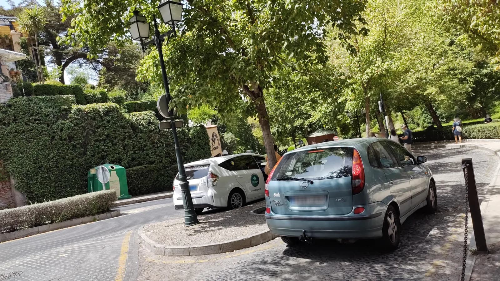 Parking en el Paseo del Generalife, Granada en Granada
