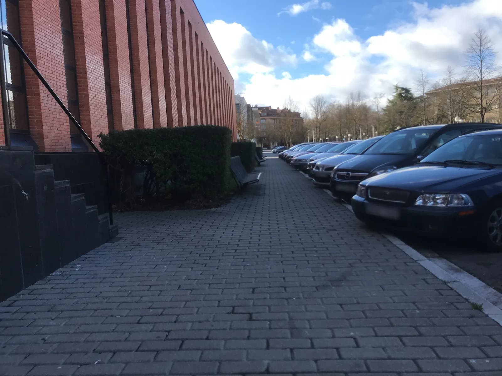 Parking gratuito en Ciudad Jardín, Vitoria-Gasteiz (24 h) en Vitoria-Gasteiz (Álava)