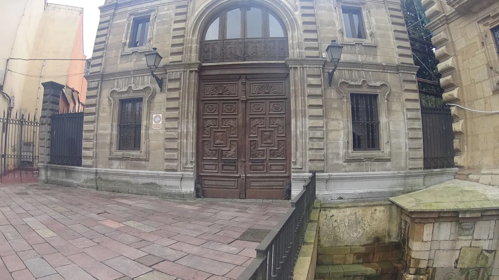 Parking Mercadona en Oviedo (Asturias)