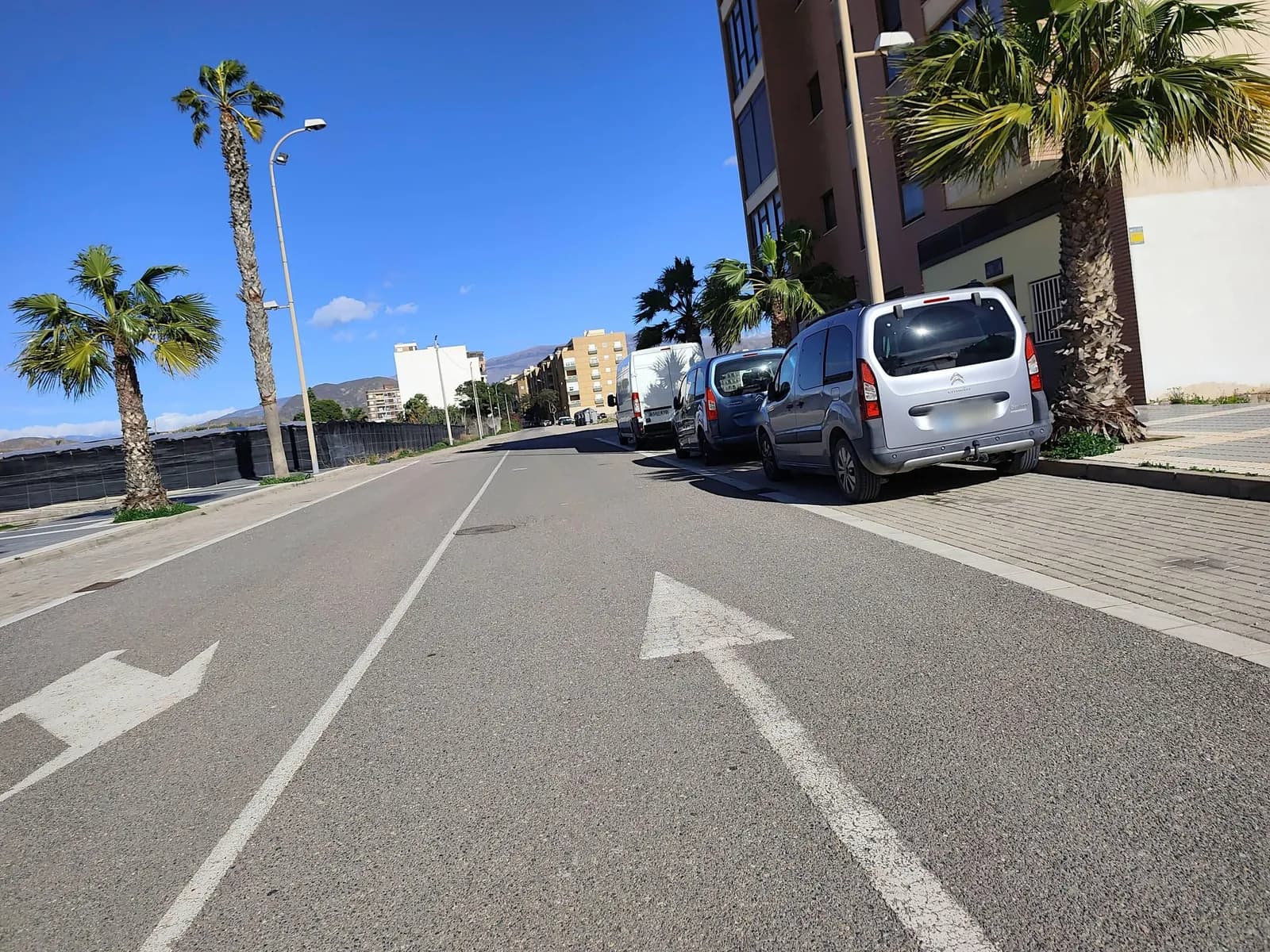 Parking gratuito autocaravanas Playa de San Nicolás (Adra) en Adra (Almería)