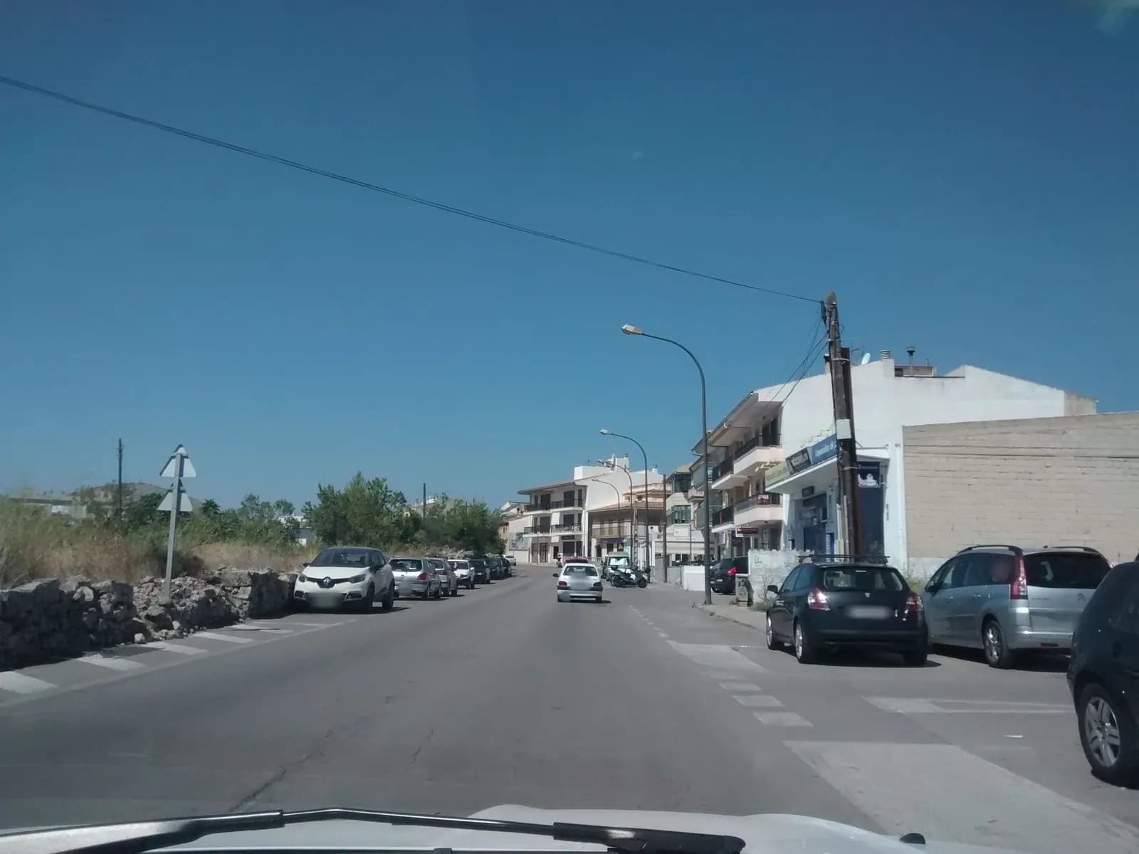 Parking gratuito Plaça de Jafudà Cresques en Alcúdia (Illes Balears)