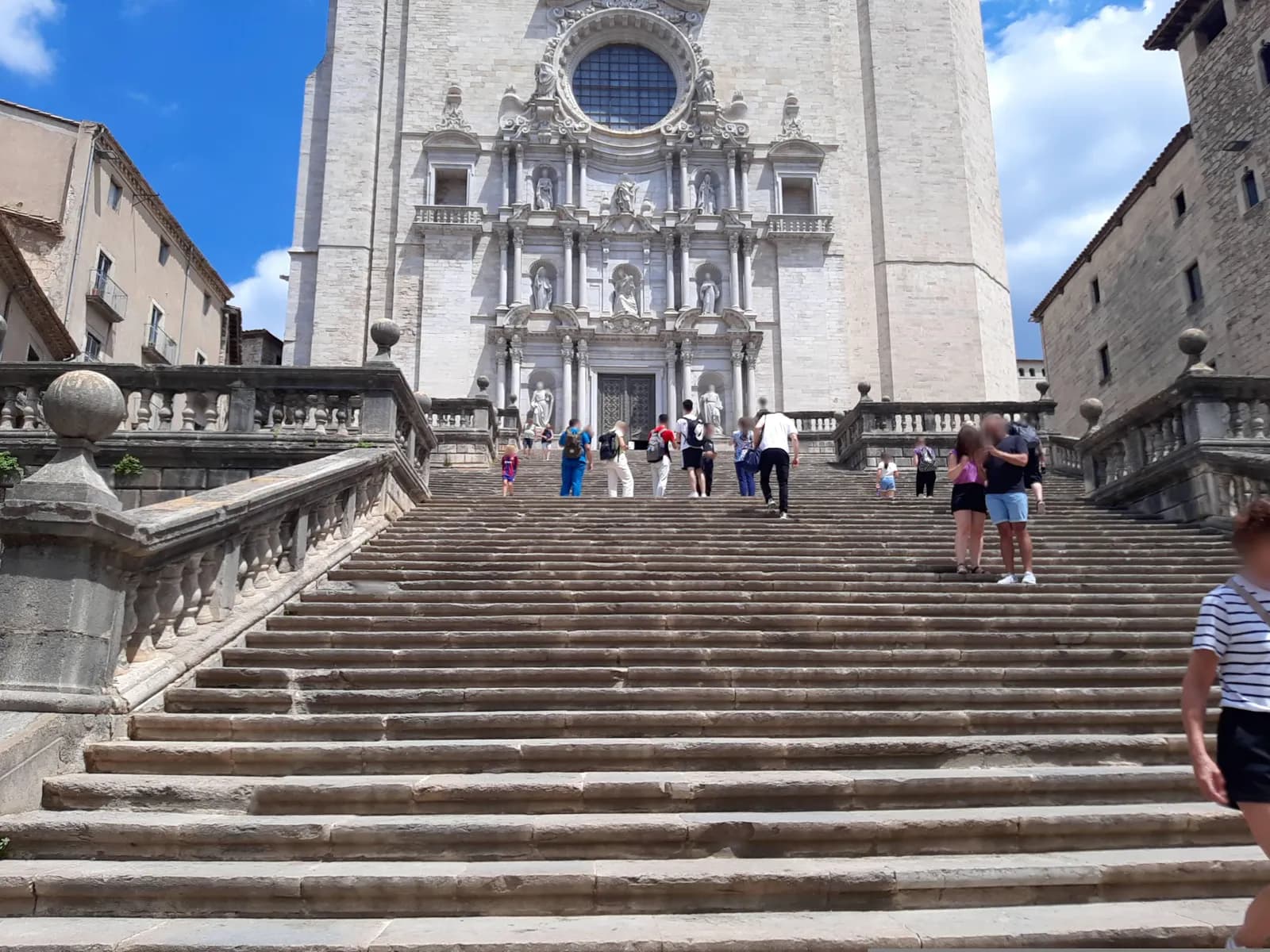 Parking cerca de la Catedral de Girona (Pujada de la Catedral) en Girona