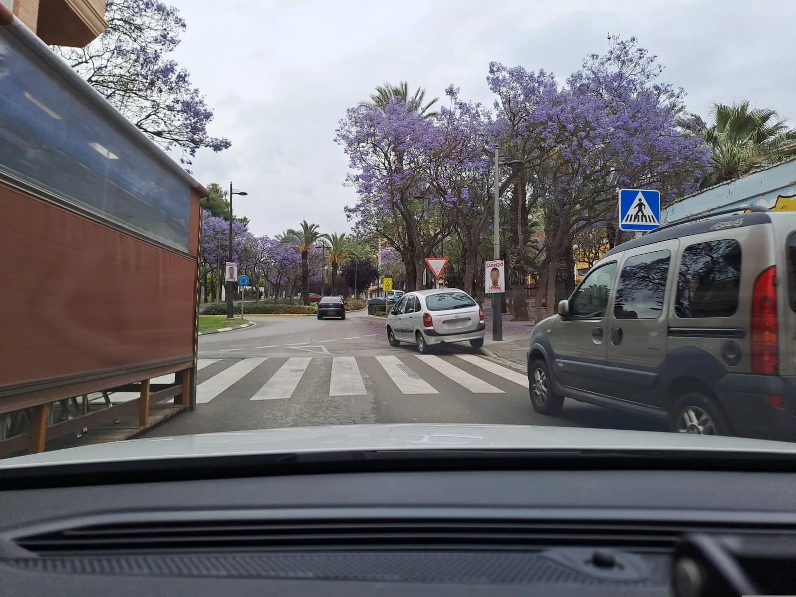 Parking Hortalegre Cubierto con Traslados en Valencia