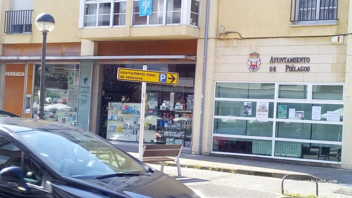 Aparcamiento público en Renedo de Piélagos en Renedo de Piélagos (Cantabria)