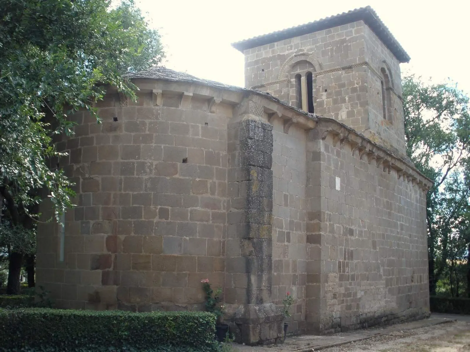 Iglesia de San Adrián de Vadoluengo