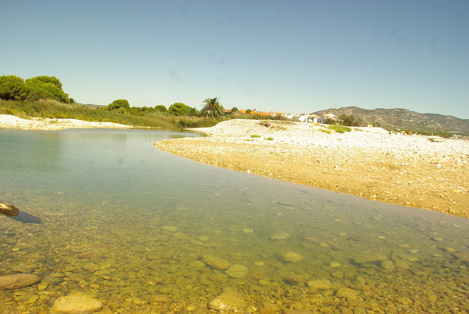 Mirador Río San Miguel con el mar