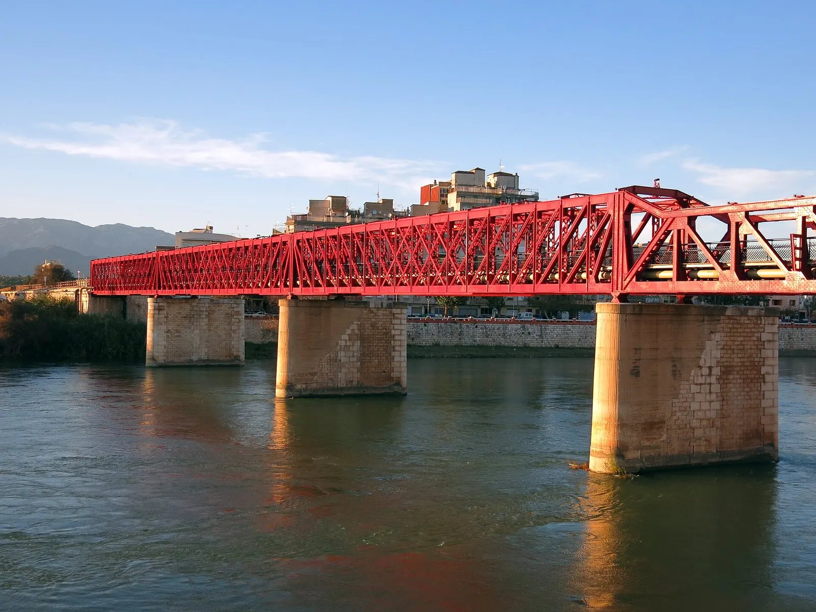 Puente del ferrocarril sobre el Ebro