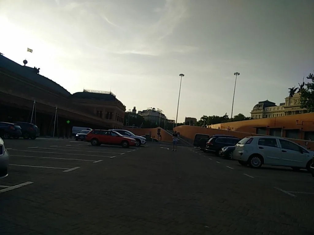 Parking con aparcacoches junto a Atocha (Aparcamadrid), Madrid en Madrid