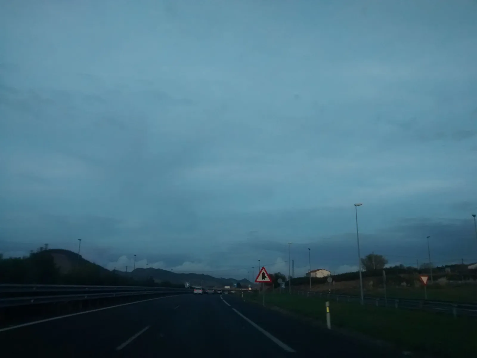 Aparcamiento gratuito en Autovía Cantabria - Meseta en Miengo (Cantabria)