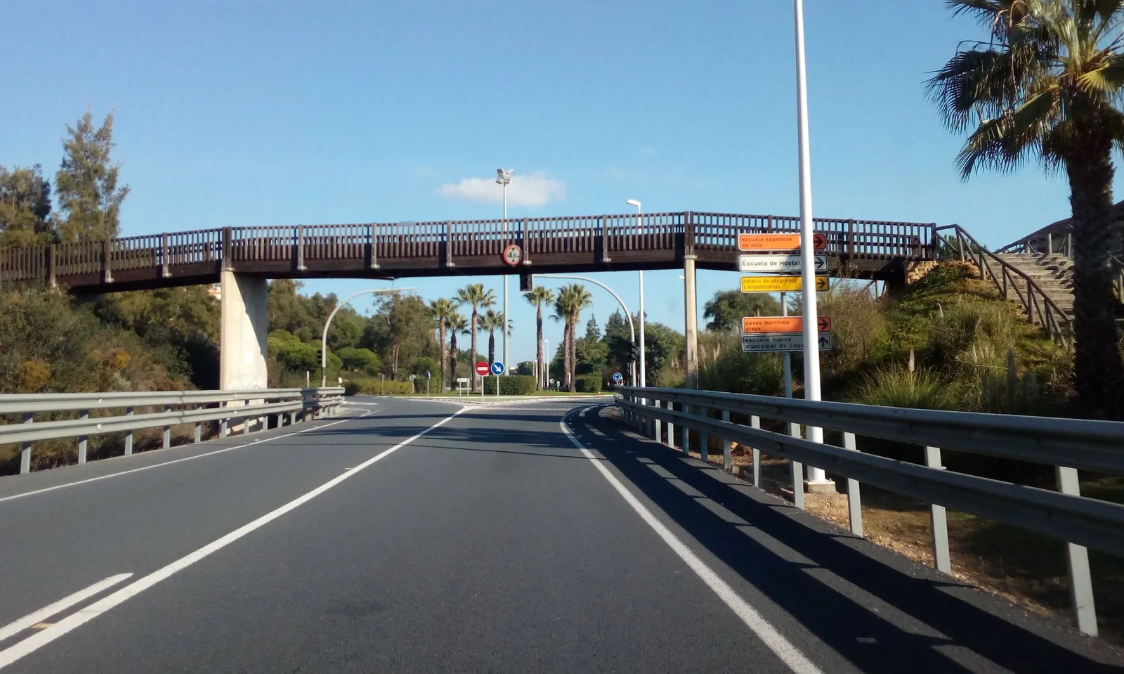 Aparcamiento gratuito en Avenida de Río Frío en Lepe (Huelva)