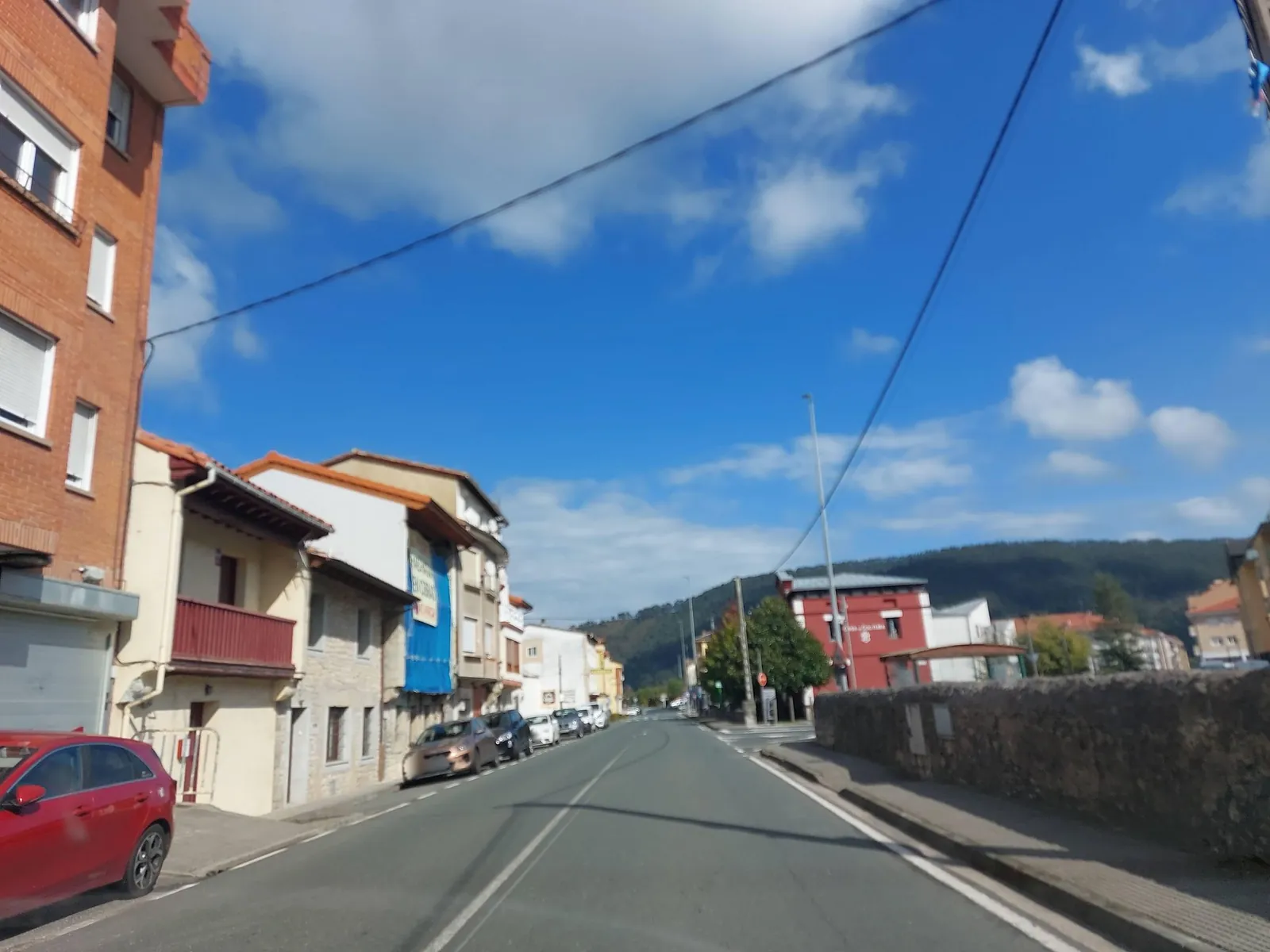 Aparcamiento gratuito en Calle de Pérez Galdós en Val de San Vicente (Cantabria)
