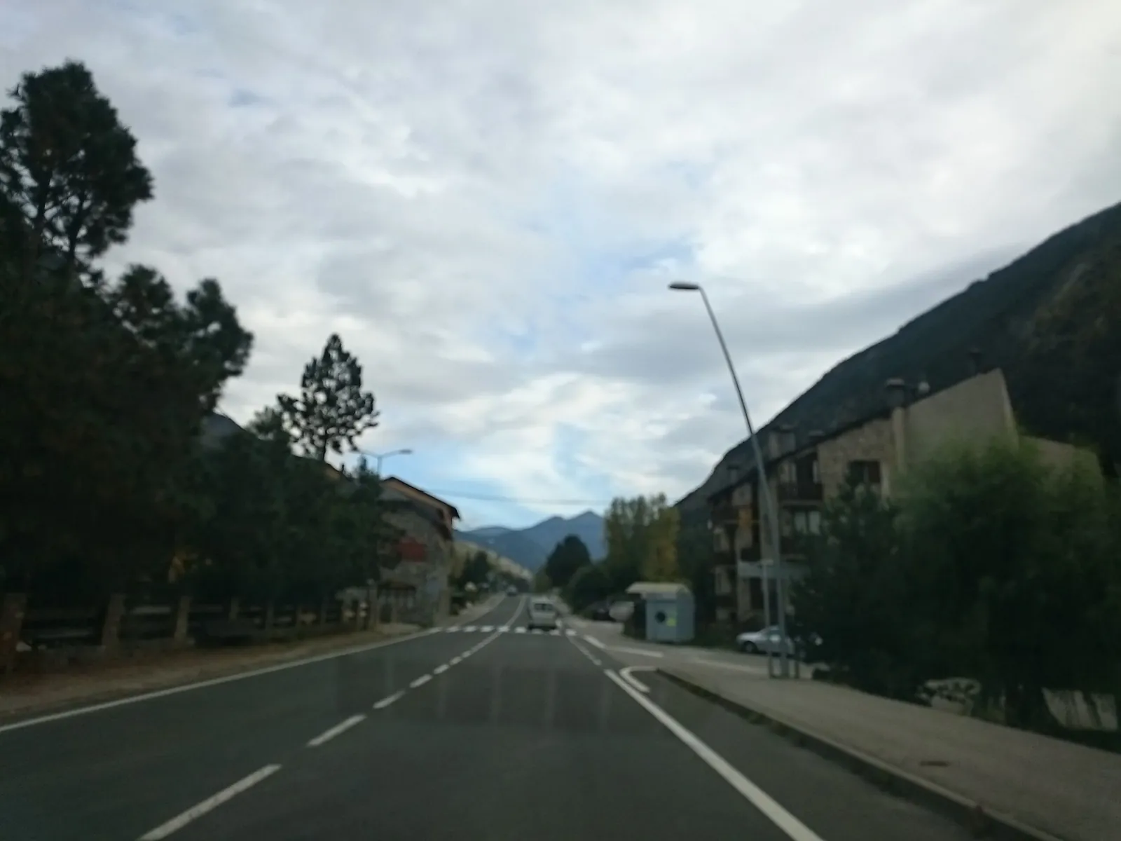 Aparcamiento gratuito en Carretera Vella en La Guingueta d'Àneu (Lleida)