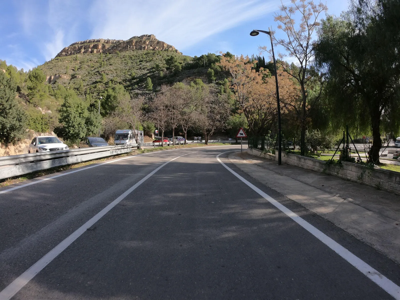 Parking gratuito junto a la CV-394 (Chulilla) en Chulilla (Valencia)
