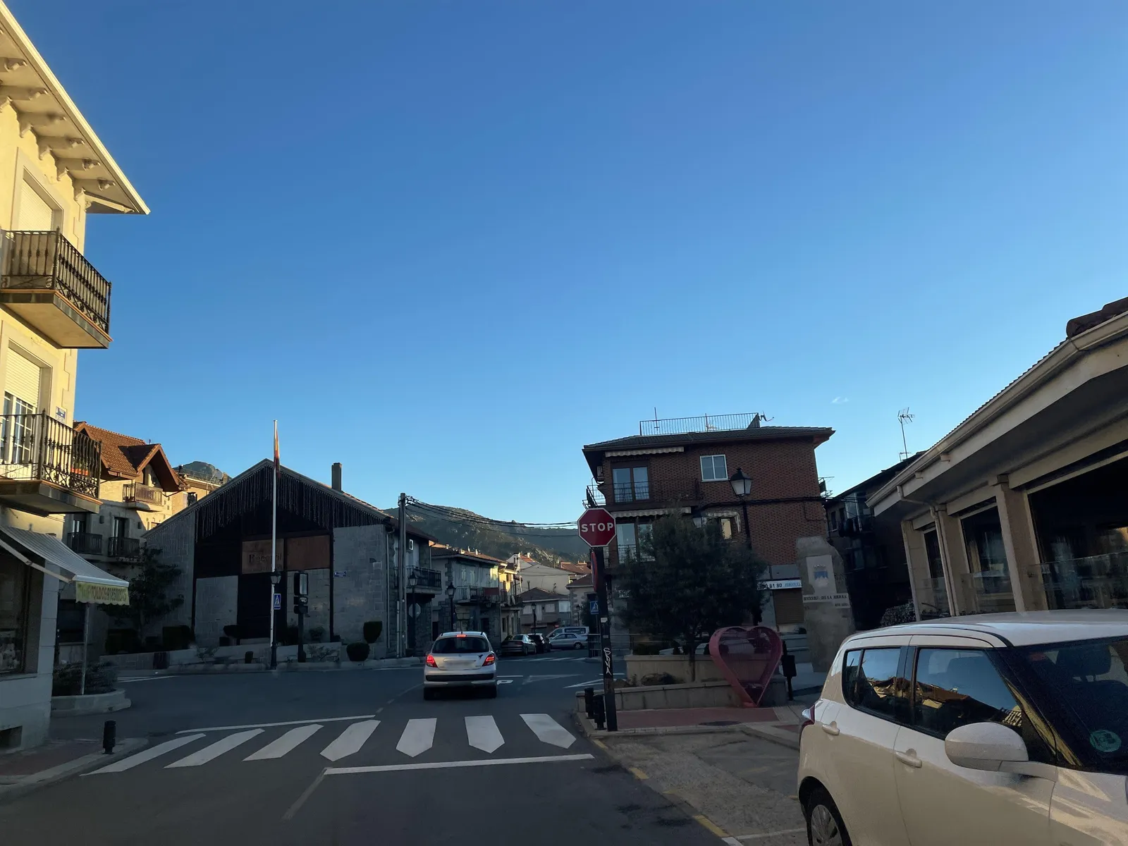 Aparcamiento gratuito en Paseo de San Sebastián en Becerril de la Sierra (Madrid)