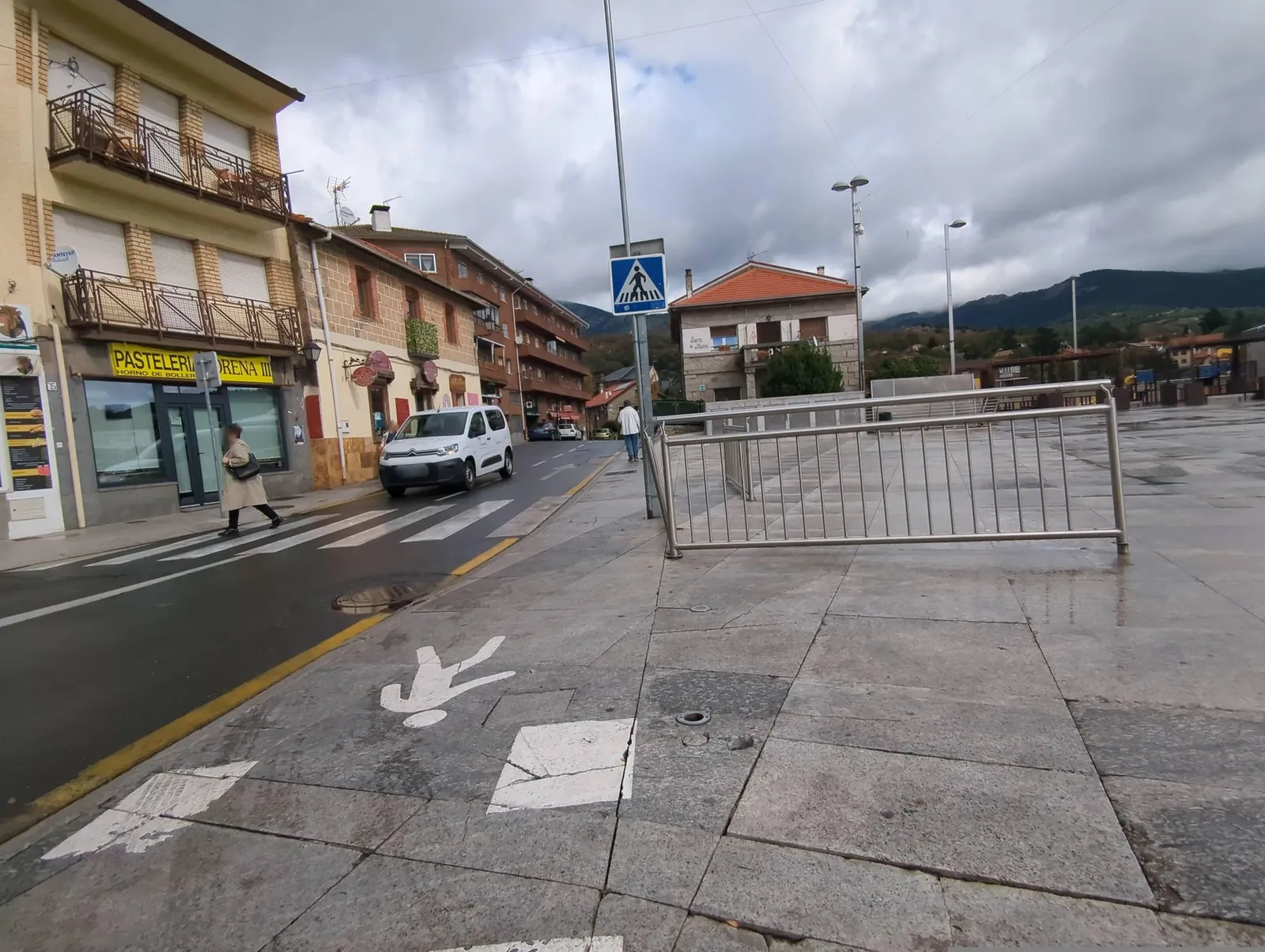 Parking gratis y de acceso abierto en Cercedilla (Plaza Nueva) en Cercedilla (Madrid)