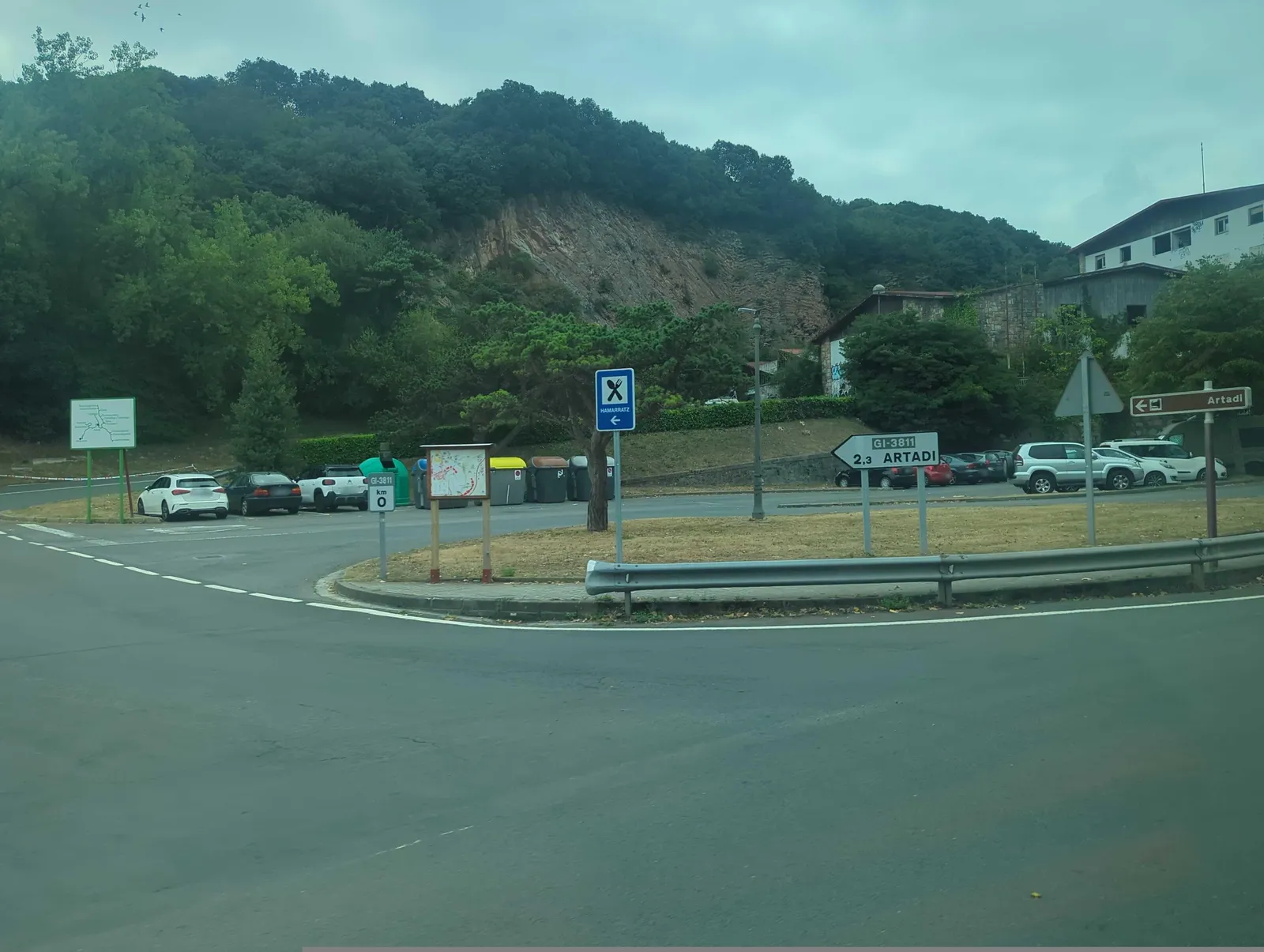 Parking gratuito en Zumaia (Alai) cerca de la playa de Itzurun en Zumaia (Gipuzkoa)