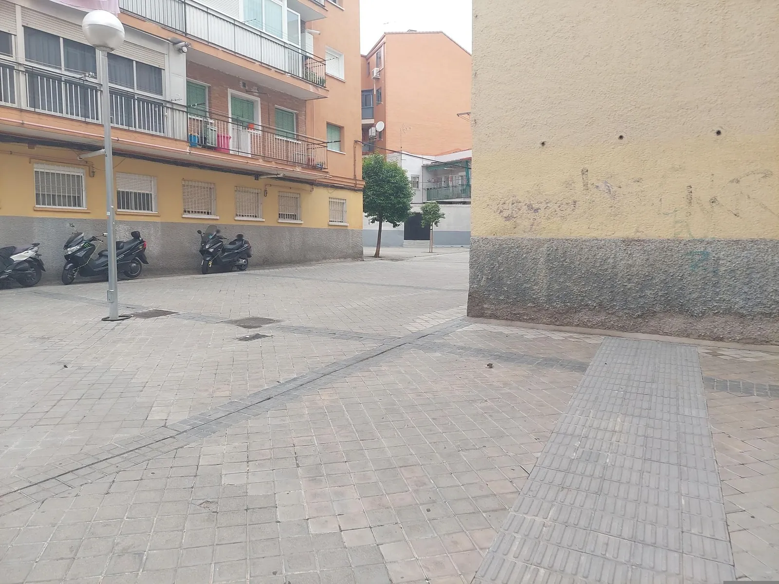 Aparcamiento gratuito en Calle de Nador en Leganés (Madrid)