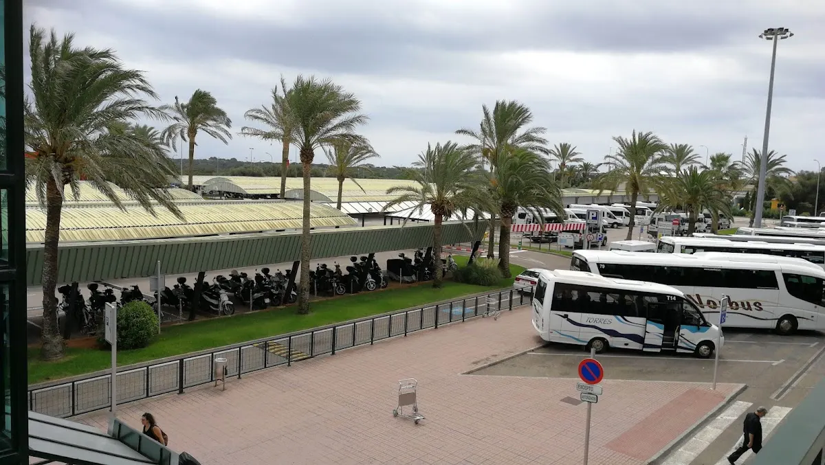 Parking AENA Aeropuerto de Menorca P1, parking general 24h en Maó en Maó (Illes Balears) — foto 3 de 4