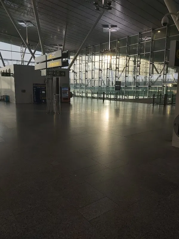 Parking AENA en el Aeropuerto de Santiago (Lavacolla) en Aeropuerto de Santiago de Compostela - Lavacolla (A Coruña) — foto 4 de 4