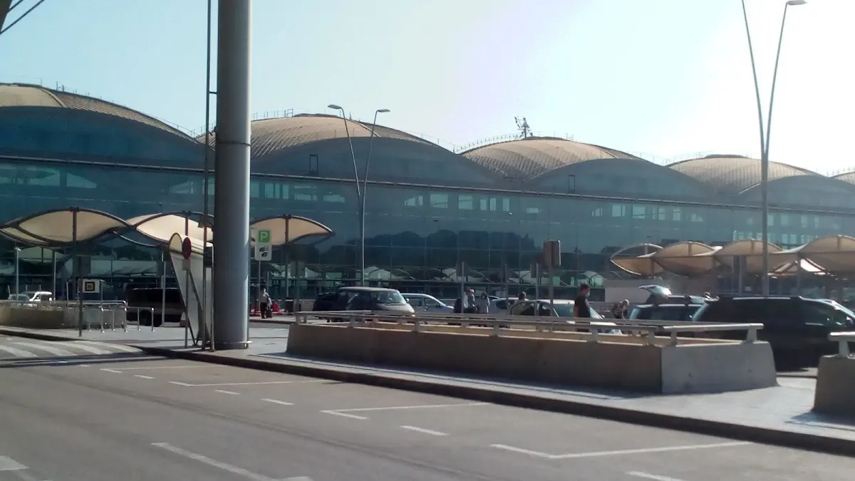 Parking Aeroparking Alicante (Parking Aeropuerto Alicante-Elche) en Alicante — foto 3 de 4