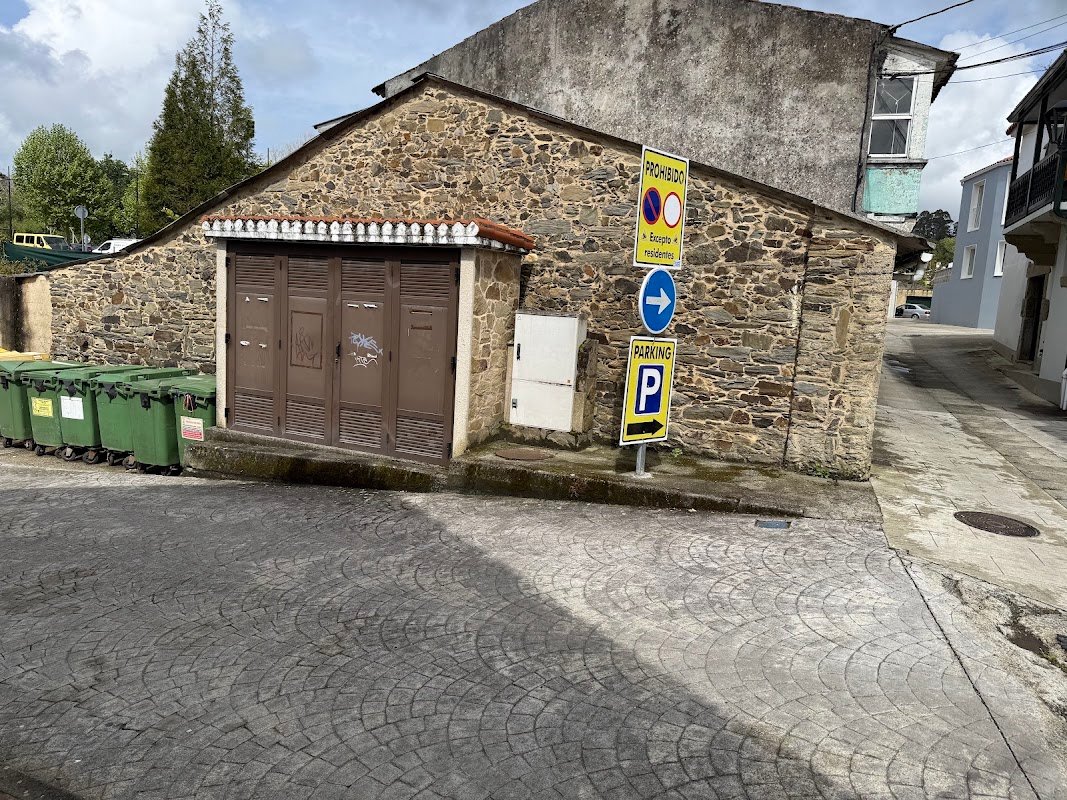 Parking público gratuito de Redes (Ares, A Coruña) en A Coruña — foto 2 de 2