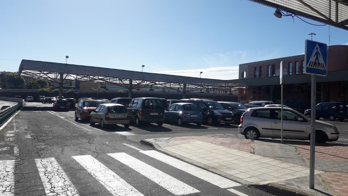 Aparcamiento antigua estación de guaguas, La Laguna en San Cristóbal de La Laguna (Santa Cruz de Tenerife) — foto 2 de 3