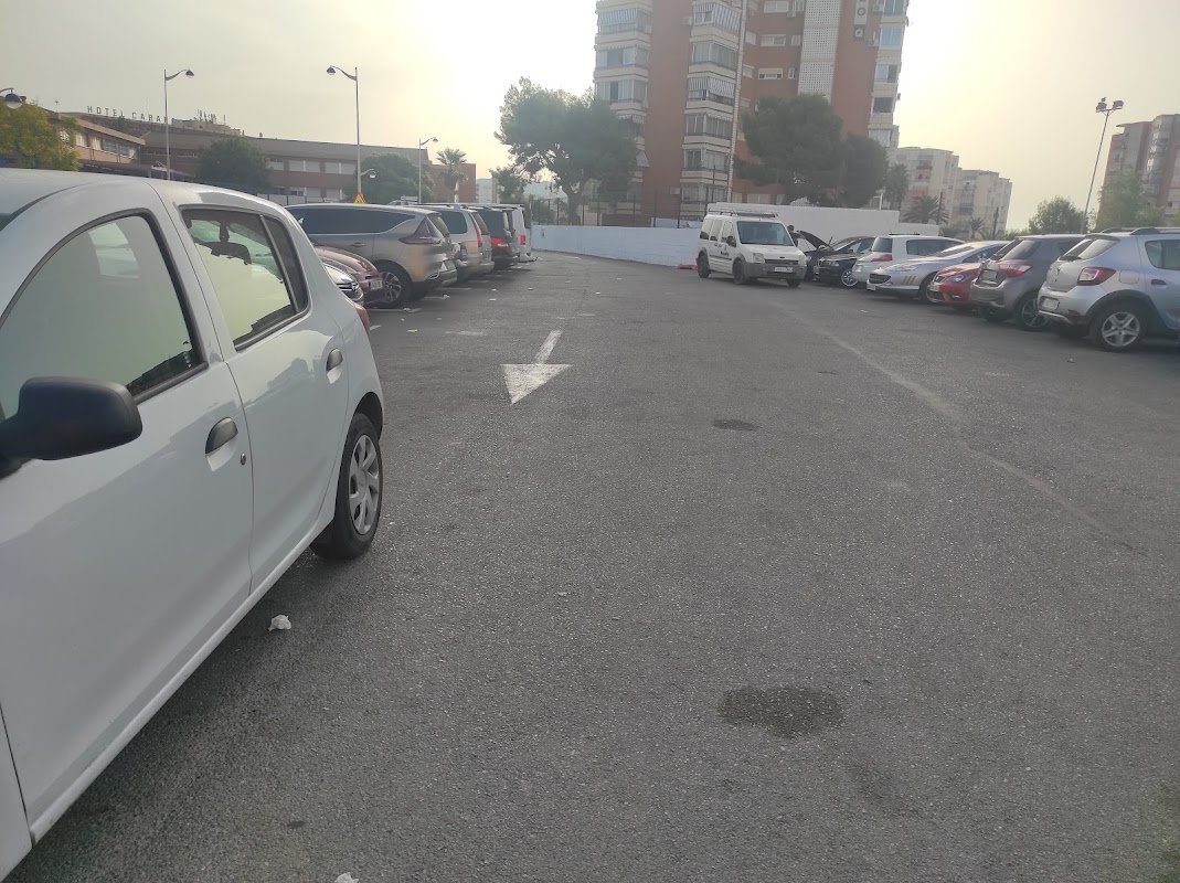 Parking disuasorio gratis en la Av. de Cuba (Benidorm) en Benidorm (Alicante) — foto 3 de 3