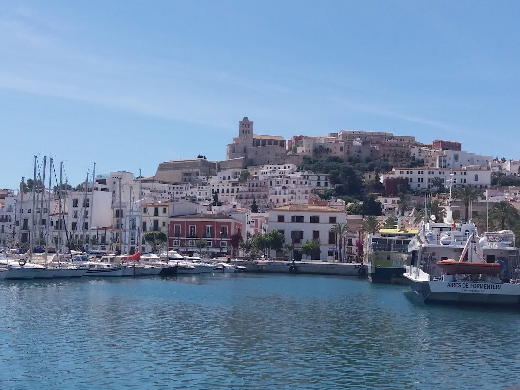 Aparcamiento Es Pratet en Eivissa, abierto 24 h en Eivissa (Illes Balears) — foto 2 de 3