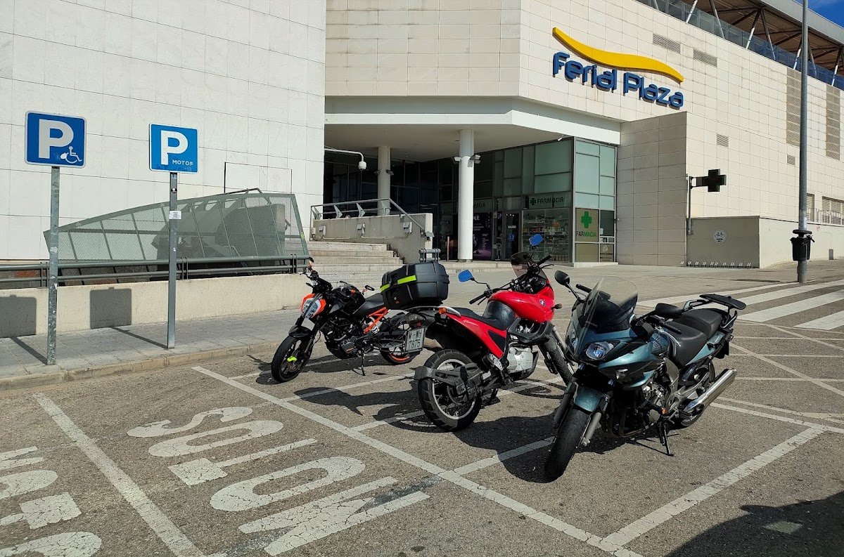 Parking gratuito para clientes de Ferial Plaza en Guadalajara en Guadalajara