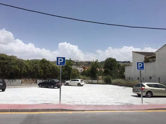 Aparcamiento gratuito en Avenida de la Alfaguara en Alfacar (Granada)