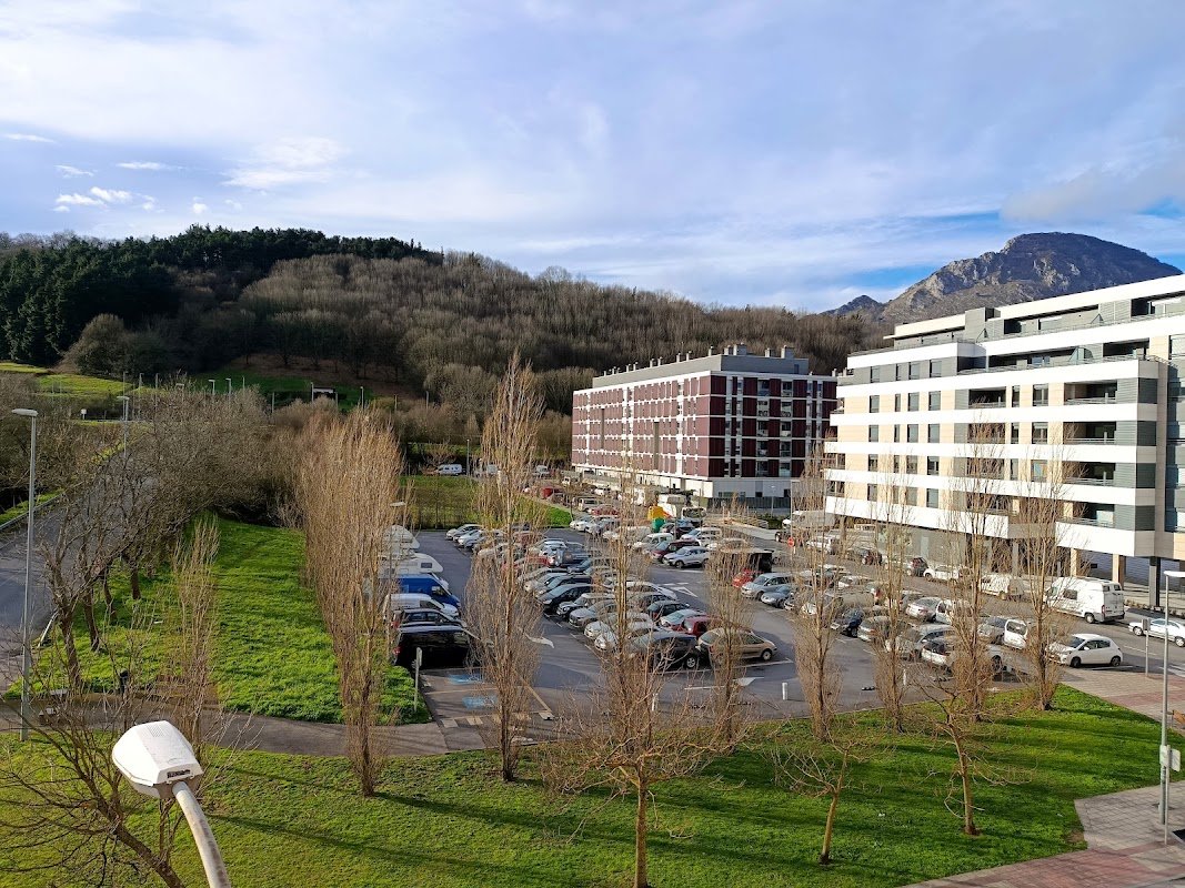 Aparcamiento gratuito en Bustintza kalea en Durango (Bizkaia)