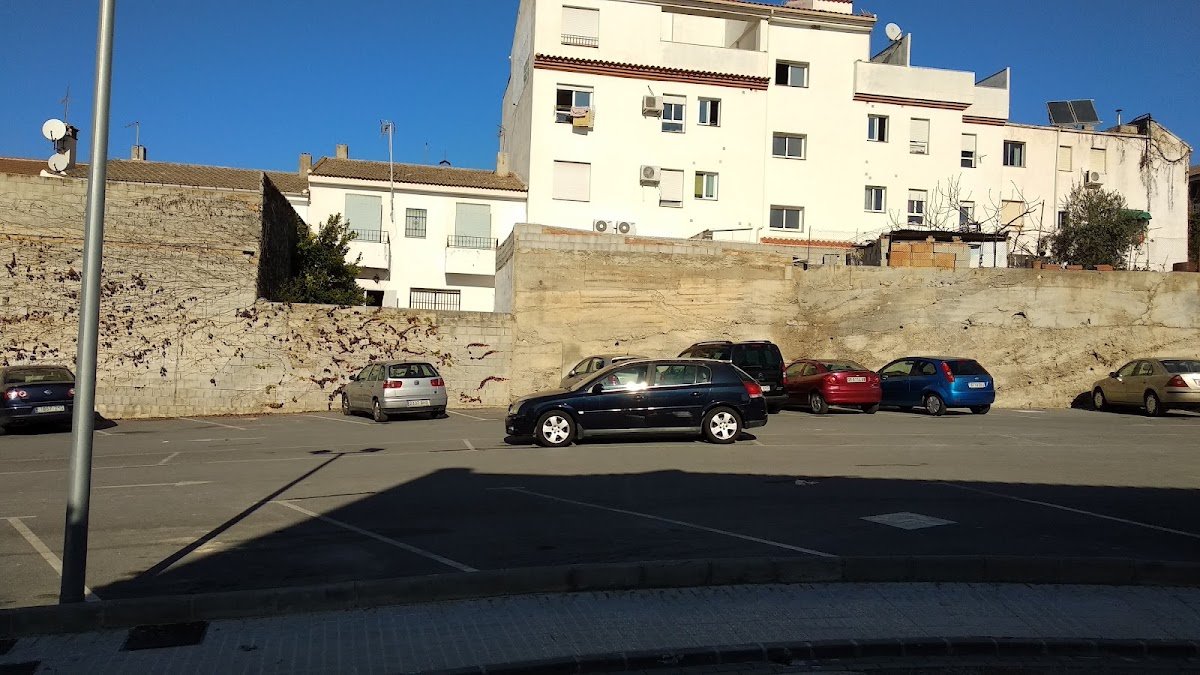 Aparcamiento gratuito en la Calle Alcazaba, Pulianas en Pulianas (Granada)