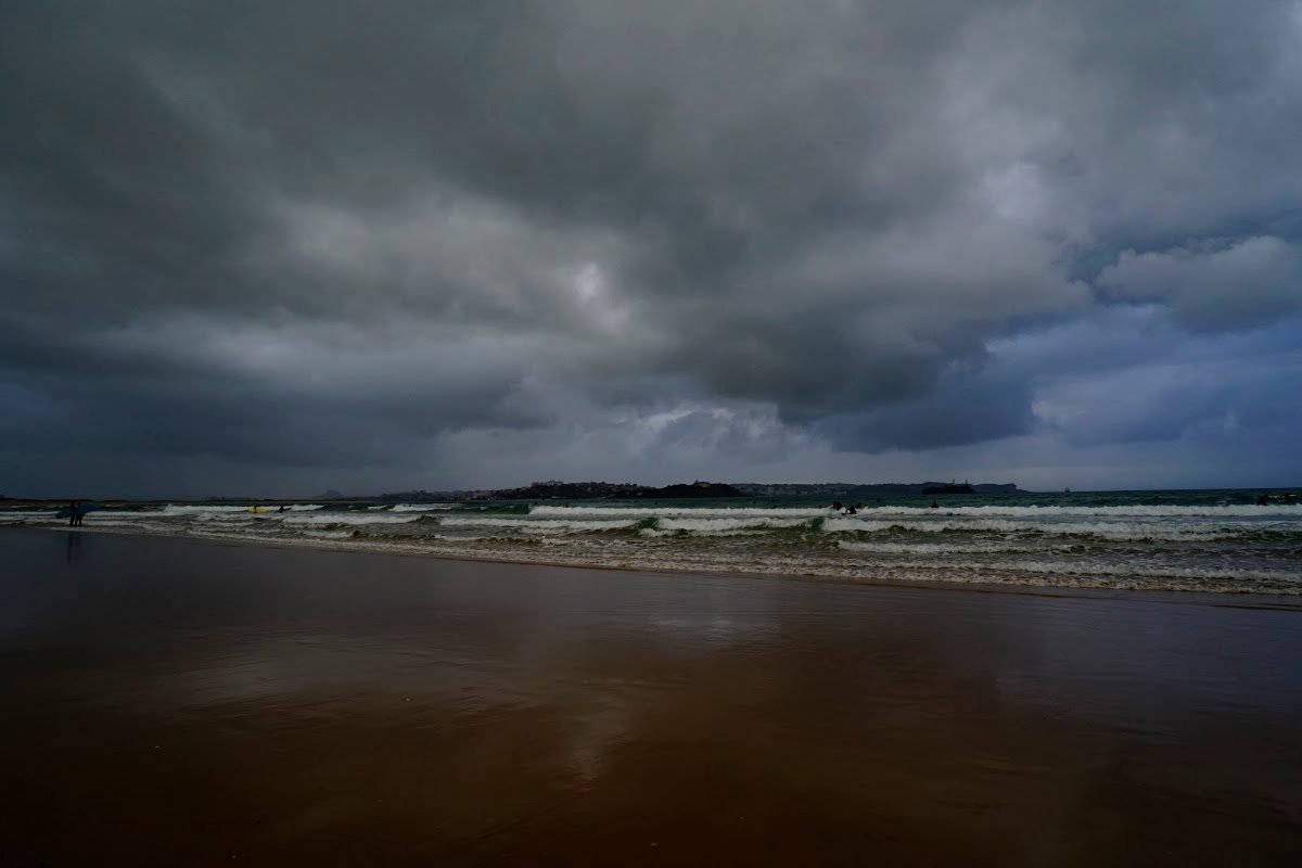 Aparcamiento gratuito en Calle Bajada a la Playa en Ribamontán al Mar (Cantabria)