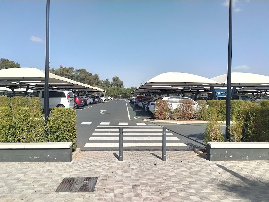 Aparcamiento del Sevilla Fashion Outlet (La Rinconada) en La Rinconada (Sevilla)