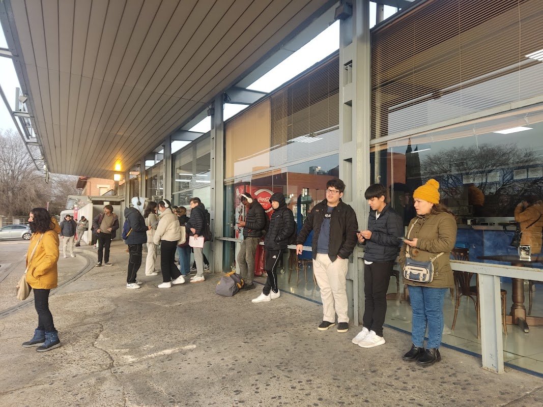 Aparcamiento gratuito junto a la estación de San Fernando en San Fernando de Henares (Madrid)