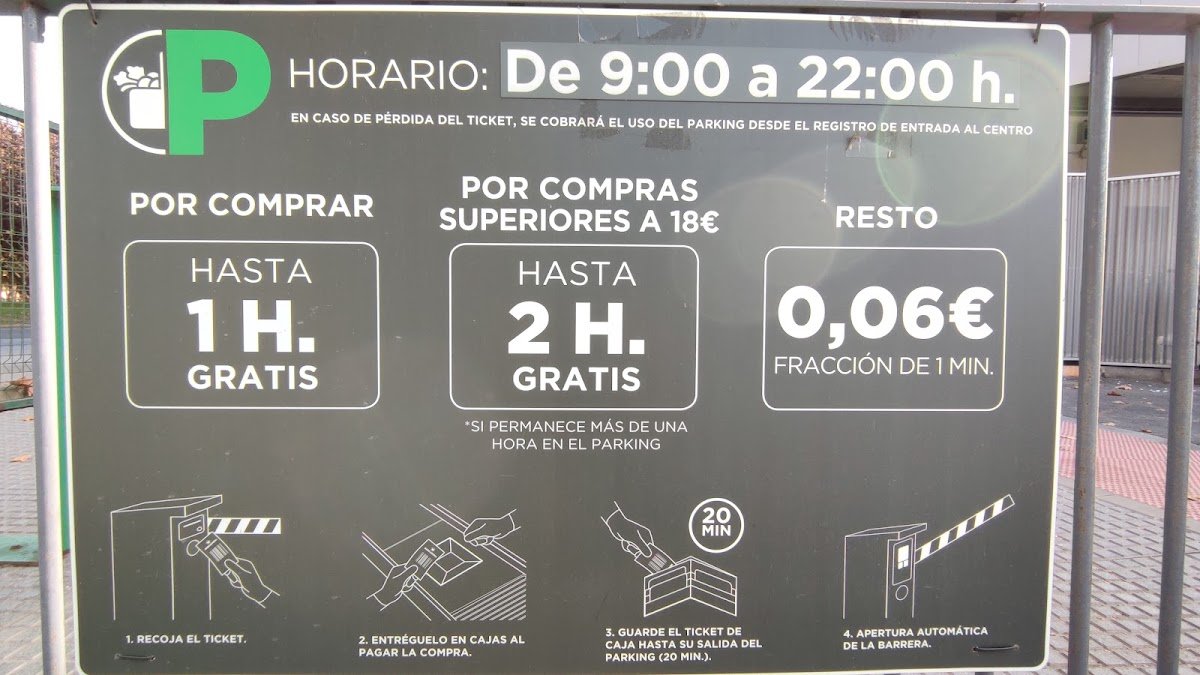 Aparcamiento gratuito en Calle Lucena del Puerto en Huelva