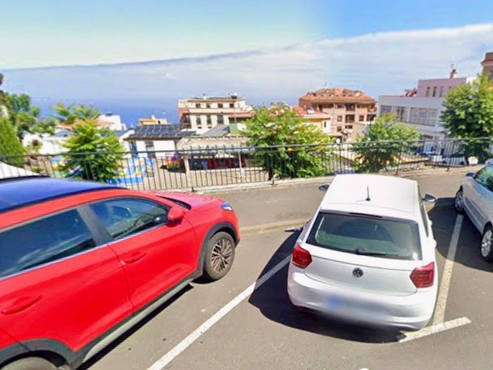 Parking gratuito del cementerio en La Victoria de Acentejo en La Victoria de Acentejo (Santa Cruz de Tenerife)