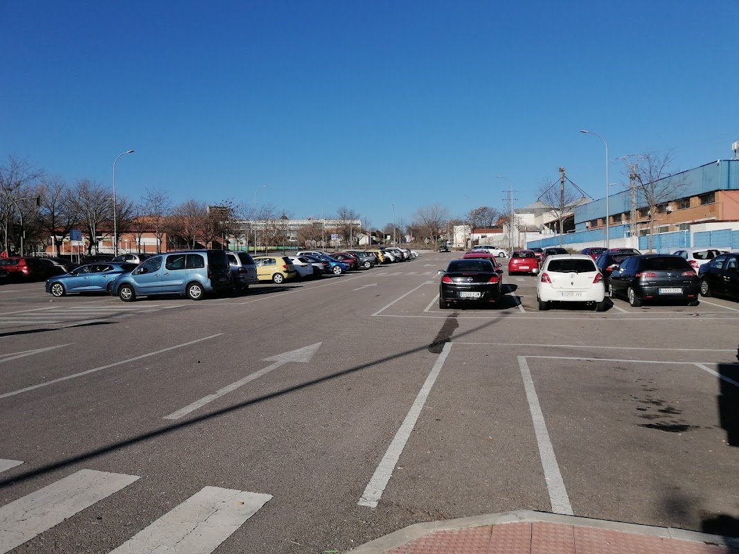 Aparcamiento gratuito del Camino de Azuqueca, en Meco en Meco (Madrid)